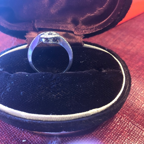 Custom made Engagement ring - Picture 3 of 4